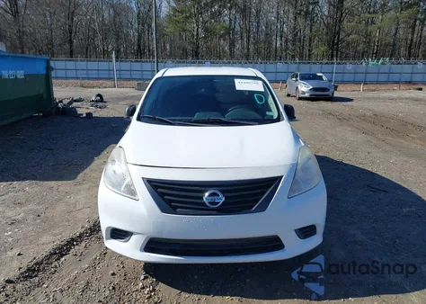 2013 Nissan Versa 1.6 S из США, поврежденный, VIN 3N1CN7AP6DL843411